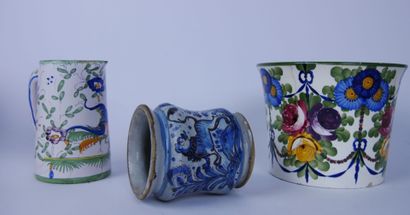 null Lot of French and foreign ceramic pieces including : 

1 earthenware terrine...