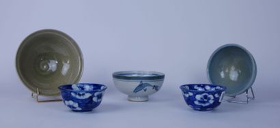null CHINA 20th century 

Set of five ceramic and stoneware bowls. 

Size of the...