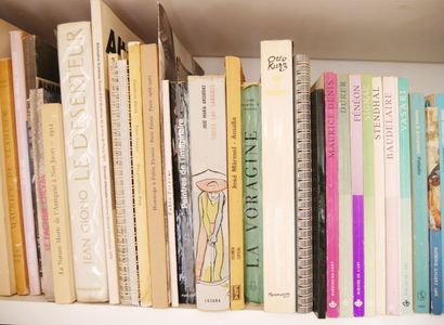 null Strong lot of art history books on two shelves. 



Collection of the lots by...