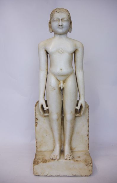 null INDE - XXe siècle

Importante statuette de Jina debout en marbre blanc, les...