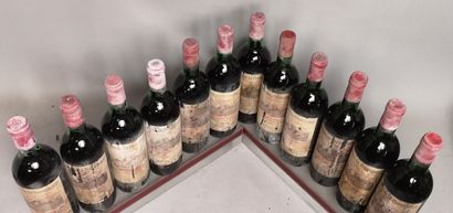 null 12 bouteilles Château LA PROVIDENCE - Grand cru Pomerol 1970 Etiquettes tachées...
