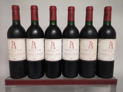 null 6 bouteilles Château LATOUR - 1er Gcc Pauiilac 1985 Etiquettes très légèrement...