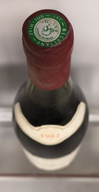 null 1 bouteilles SAVIGNY les BEAUNE 1er Cru "La Dominode" - Bruno CLAIR 1982 Etiquette...
