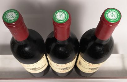 null 3 bouteilles Château PETIT VILLAGE - Pomerol 1982