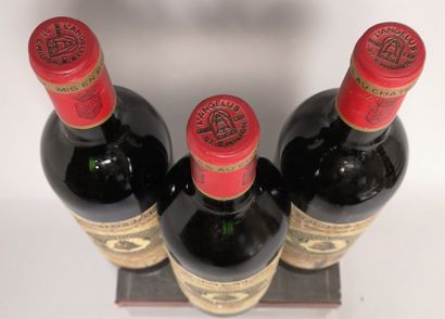 null 3 bouteilles Château ANGELUS - 1er Gcc Saint Emilion 1988 Etiquettes tachées...