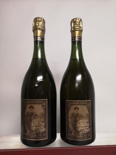 null 2 bouteilles CHAMPAGNE POMMERY Cuvee Louise 1979 Belle couleur et pétillant