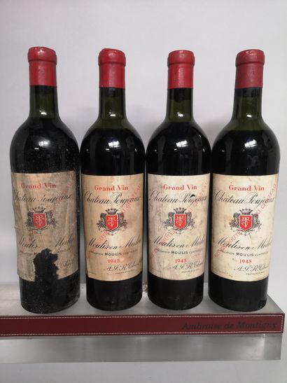 null 4 bouteille Château POUJEAUX - Moulis 1945 Un millesime présumé. Etiquette tachées...