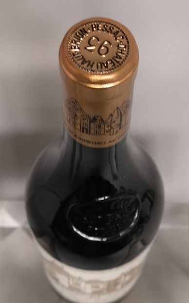 null 1 bouteille Château HAUT BRION - 1er Gcc Pessac Léognan 1993 Etiquette légèrement...