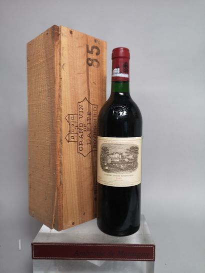null 1 bouteille Château LAFITE ROTHSCHILD - 1er Gcc Pauillac 1985 En caisse boi...