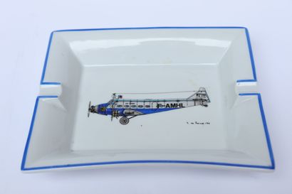 null ASHTRAYS AIR FRANCE.

2 large Air France ashtrays in porcelain with illustration...