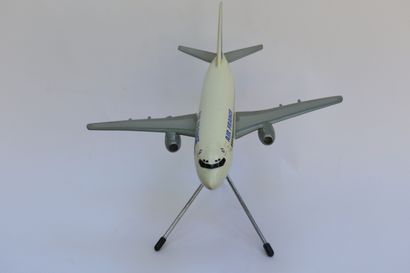 null BOEING B-737-500 AIR FRANCE.

Maquette en plastique immatriculée F- GBYA.

Socle...