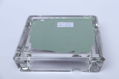null AIR FRANCE ASHTRAY.

Square ashtray in moulded glass " Air France le plus grand...