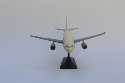 null BOEING B-737-500 AIR FRANCE.

Plastic model with F- GBYA registration.

Metal...