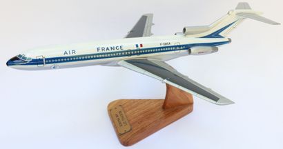 null BOEING B-727 AIR FRANCE.

Maquette en bois peint, immatriculée F-GBEA, ancien...