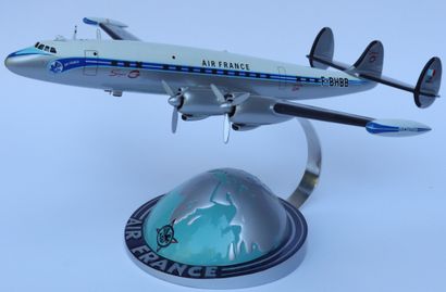 null LOCKHEED SUPER CONSTELLATION AIR FRANCE.

Painted wooden model with registration...