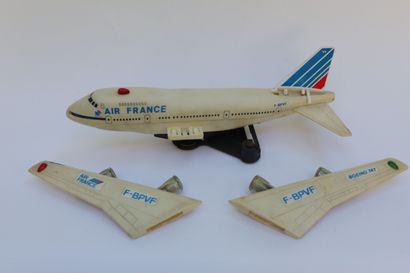null BOEING B-747 AIR FRANCE.

Toy plane in resin and plastic.

Battery Toy Made...