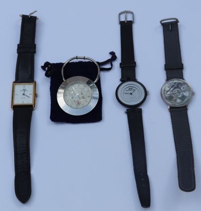 null AIR FRANCE WATCHES.

3 wristwatches and a desk watch, the dials signed Air France.



Collection...