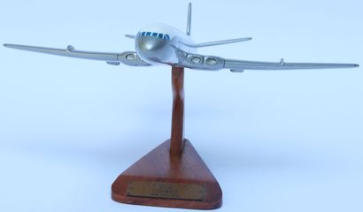 null DE HAVILLAND DH 106 COMET AIR FRANCE.

Painted wooden model with registration...