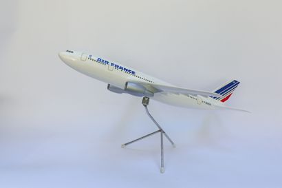 null AIRBUS A300 AIR FRANCE.

Maquette d'agence en résine plastique immatriculée...