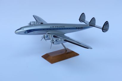 null LOCKHEED CONSTELLATION L-049 AIR FRANCE.

Painted wooden model with registration...