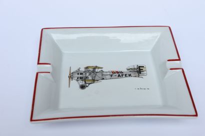null ASHTRAYS AIR FRANCE.

2 large Air France ashtrays in porcelain with illustration...