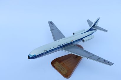 null SUD AVIATION SE 210 CARAVELLE AIR FRANCE.

Maquette en bois peint immatriculée...