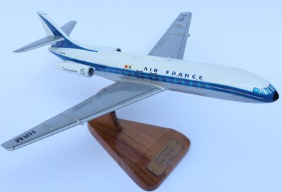null SUD AVIATION SE 210 CARAVELLE AIR FRANCE.

Painted wooden model with registration...