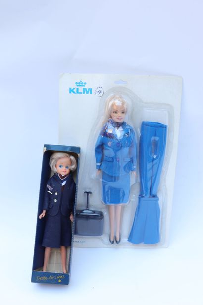 null AIR FRANCE DOLLS.

2 KLM stewardess dolls. Circa 2010. 

New condition in blister...
