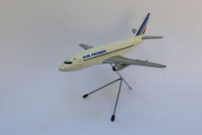 null BOEING B-737-500 AIR FRANCE.

Maquette en plastique immatriculée F- GBYA.

Socle...