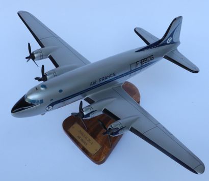 null DOUGLAS DC-4 AIR FRANCE.

Painted wooden model with registration F-BBDG.

Varnished...