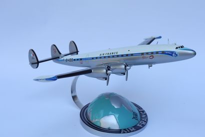null LOCKHEED SUPER CONSTELLATION AIR FRANCE.

Painted wooden model with registration...