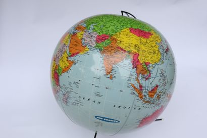 null RARE AIR FRANCE GLOBE.

Inflatable plastic on a black lacquered metal polar...