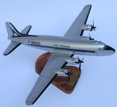 DOUGLAS DC-4 AIR FRANCE. 
Maquette en bois...