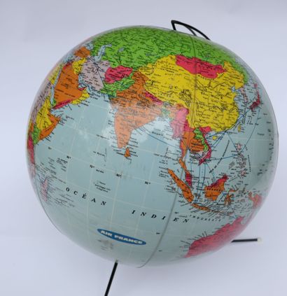 null RARE AIR FRANCE GLOBE.

Inflatable plastic on a black lacquered metal polar...