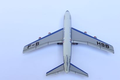 null BOEING B-707 Intercontinental AIR FRANCE.

Toy plane JOUSTRA in lithographed...