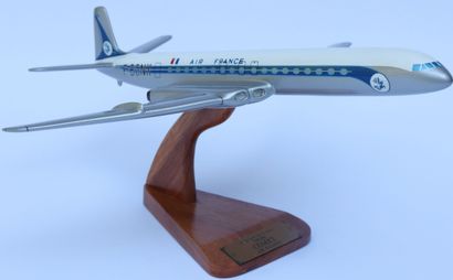 null DE HAVILLAND DH 106 COMET AIR FRANCE.

Painted wooden model with registration...