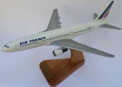 null BOEING 767-300 AIR FRANCE.

Contemporary painted wooden model of the F-GHGF.

Wooden...