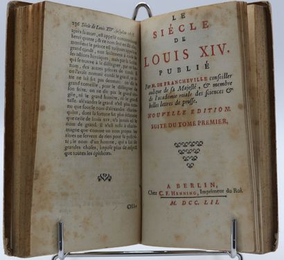 null VOLTAIRE. Le siècle de Louis XV. Publié par Francheville. Nouvelle édition....