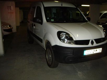 null Renault Kangoo blanche 4x4, essence, 2007. 58 107kms.