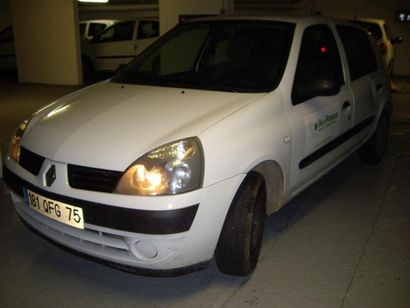 null Renault Clio blanche 16V, essence, 2005. 91 440kms