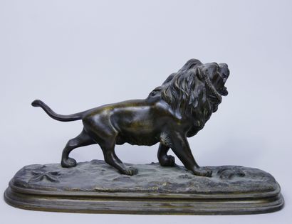 null Lion rugissant

Épreuve en bronze à patine brune.

Fonte d'édition moderne.

17...