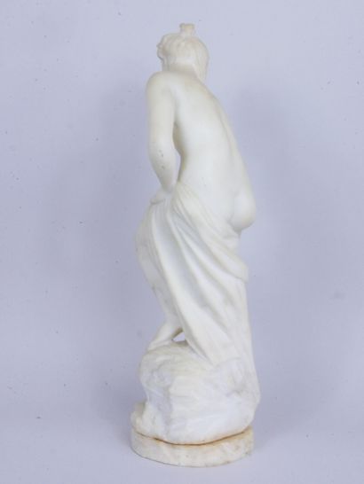 null D'après ALLEGRAIN : 

Vénus au bain ou Baigneuse

Sculpture en marbre blanc.

(Manque...