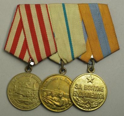 URSS Barrette de trois médailles: Médailles pour la Défense de Moscou, de Leningrad,...