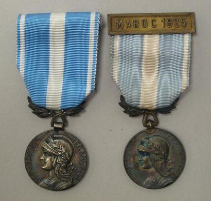 France 2 Médailles coloniales, dont une par Lemaire. Argent, rubans, agrafe Maroc...