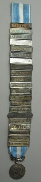 France Médaille coloniale, par Lemaire. Argent, ruban avec agrafes Algérie, Îles...