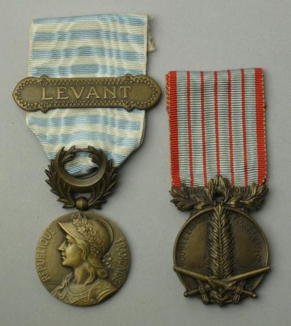 France 2 Médailles. Levant, par Lemaire, avec agrafe. Pour le Liban 1926, par Tounier....