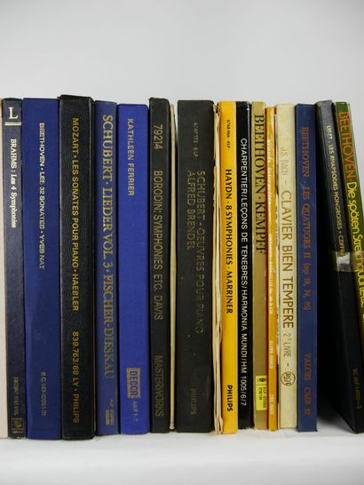 null 
Strong lot of vinyls around classical music like Beethoven, Schubert, Mozart,...