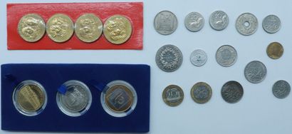 null Numismatic. Set of 17 Coins and 4 Medals.

Set of 3 Coins in Euro capsules -...