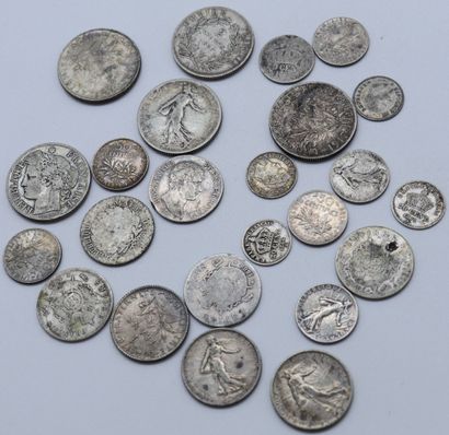 null Set of 24 French Silver Coins.

Total weight : 108,98grs.

4-20 Cents : 1866,...