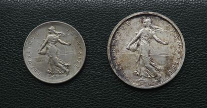 null Numismatics : Vth Republic.

2 Coins Semeuse, pre-series Essai 1959, in their...